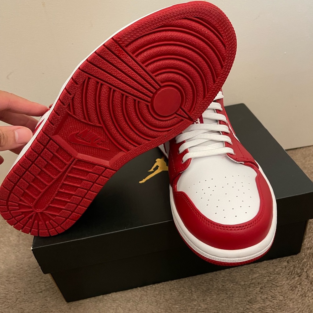 Air Jordan 1 Low “Gym Red” Mens Size 8/ Women’s Size 9.5